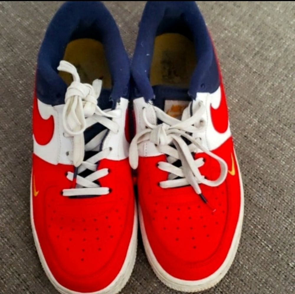 Nike Air 7Y Red white &blue -perfect for NO KINGS DAY, 4th of July or anytime